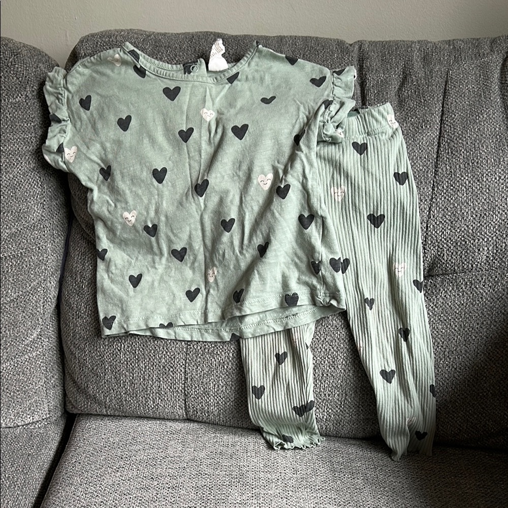 H&M Girls 2 piece set with Heart Pattern, 12-18 months
